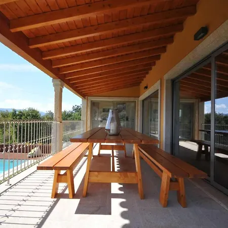 Willa Superb 4 Bedrooms Arrincao Sauna *