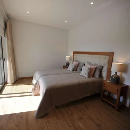 Superb 4 Bedrooms Arrincao Sauna Villa