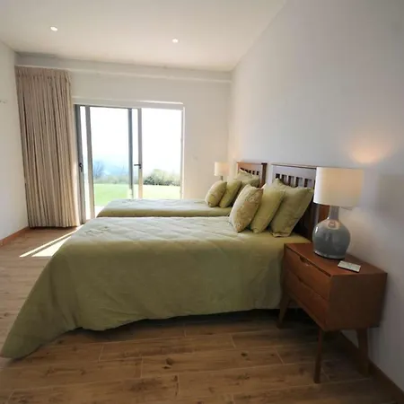 Superb 4 Bedrooms Arrincao Sauna Willa *