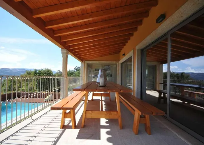 Villa Superb 4 Bedrooms Arrincao Sauna *