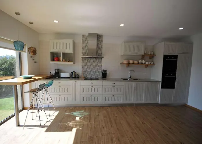 Villa Superb 4 Bedrooms Arrincao Sauna *