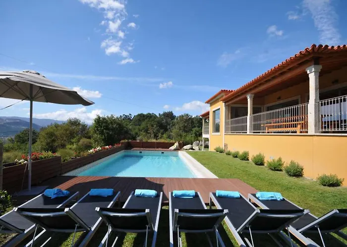 Superb 4 Bedrooms Arrincao Sauna * פונטה דה לימה