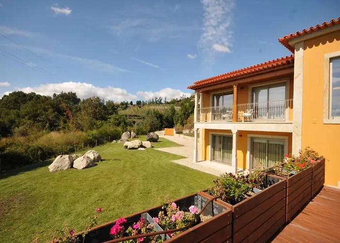 Superb 4 Bedrooms Arrincao Sauna * פונטה דה לימה